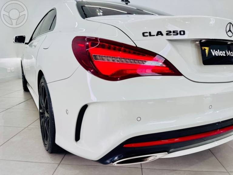 MERCEDES-BENZ - CLA 250 2.0 SPORT 16V TURBO 4P AUTOMÁTICO - 2017/2018 - BRANCA - R$ 184.990,00