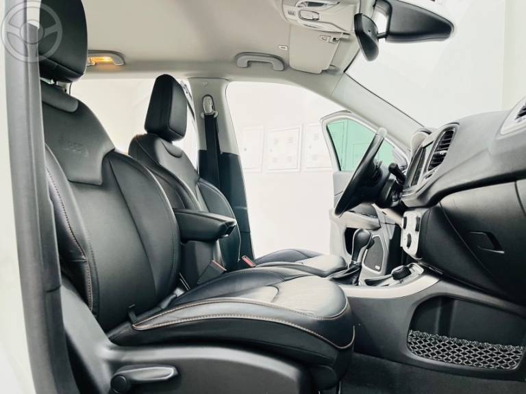 JEEP - COMPASS 2.0 16V DIESEL LONGITUDE 4X4 AUTOMÁTICO - 2019/2019 - BRANCA - R$ 114.900,00