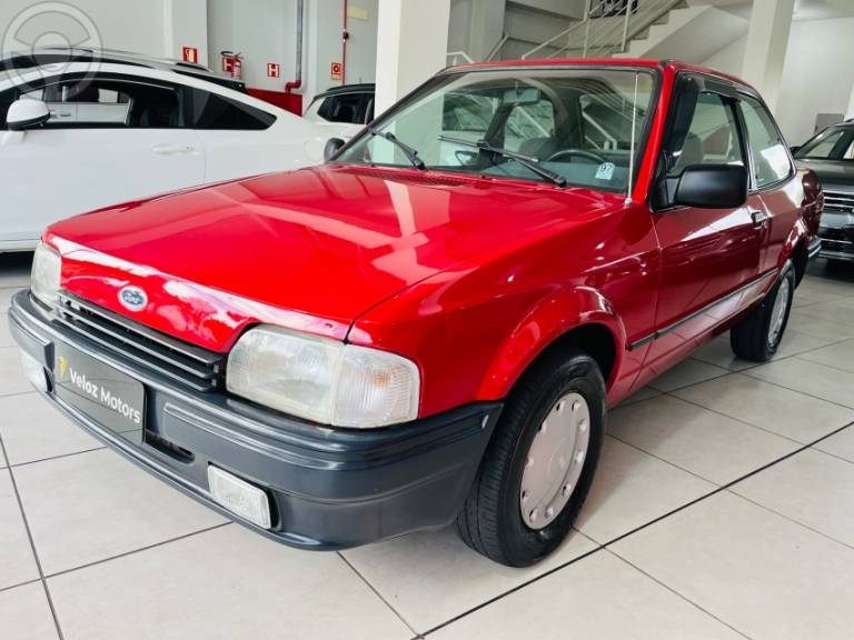 FORD - VERONA 1.8 LX 8V 2P MANUAL - 1992/1992 - VERMELHA - R$ 14.990,00