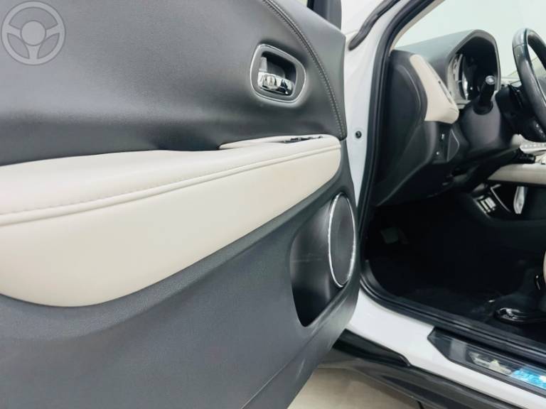 HONDA - HR-V 1.5 16V FLEX TOURING TURBO 4P AUTOMÁTICO - 2019/2020 - BRANCA - R$ 134.900,00