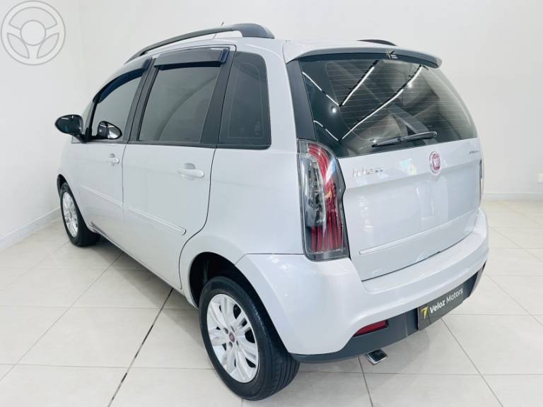 FIAT - IDEA 1.4 MPI ATTRACTIVE 8V FLEX 4P MANUAL - 2013/2014 - PRATA - R$ 40.900,00