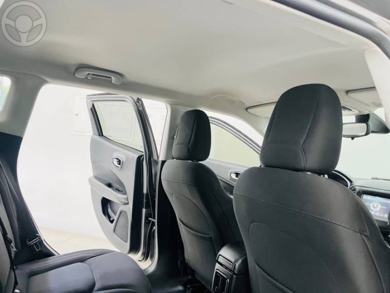JEEP - COMPASS 2.0 16V FLEX SPORT AUTOMÁTICO - 2020/2021 - CINZA - R$ 99.900,00
