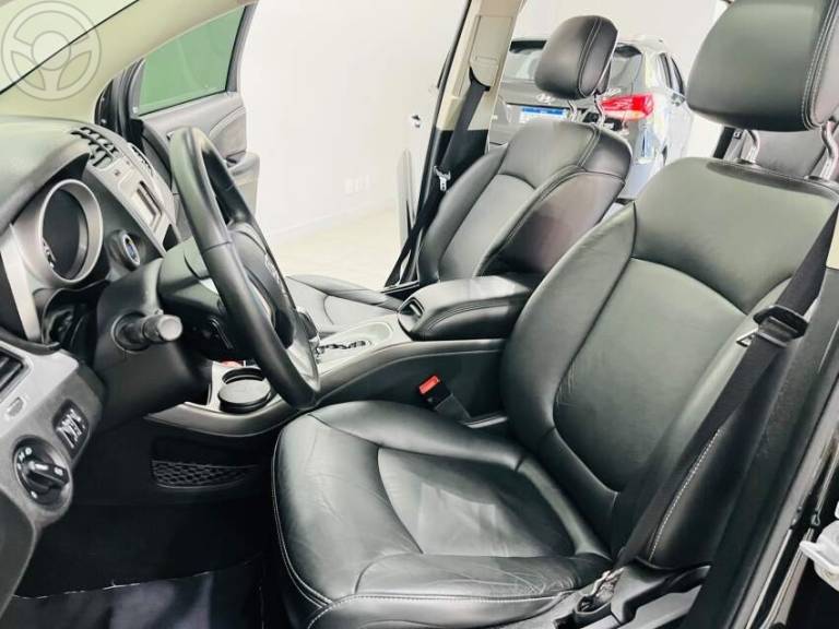 DODGE - JOURNEY 3.6 RT V6 4P AUTOMÁTICO - 2011/2012 - PRETA - R$ 59.990,00