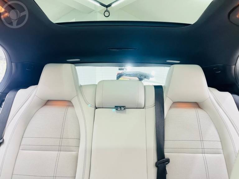 MERCEDES-BENZ - GLA 200 1.6 CGI VISION 16V TURBO FLEX 4P AUTOMÁTICO - 2015/2015 - CINZA - R$ 115.900,00