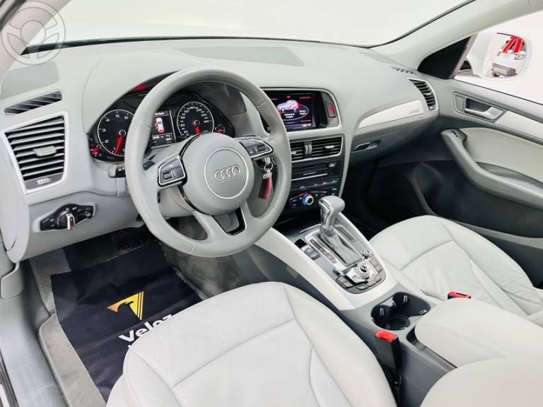 AUDI - Q5 2.0 TFSI AMBIENTE 16V 225CV 4P AUTOMÁTICO - 2015/2016 - BRANCA - R$ 99.990,00