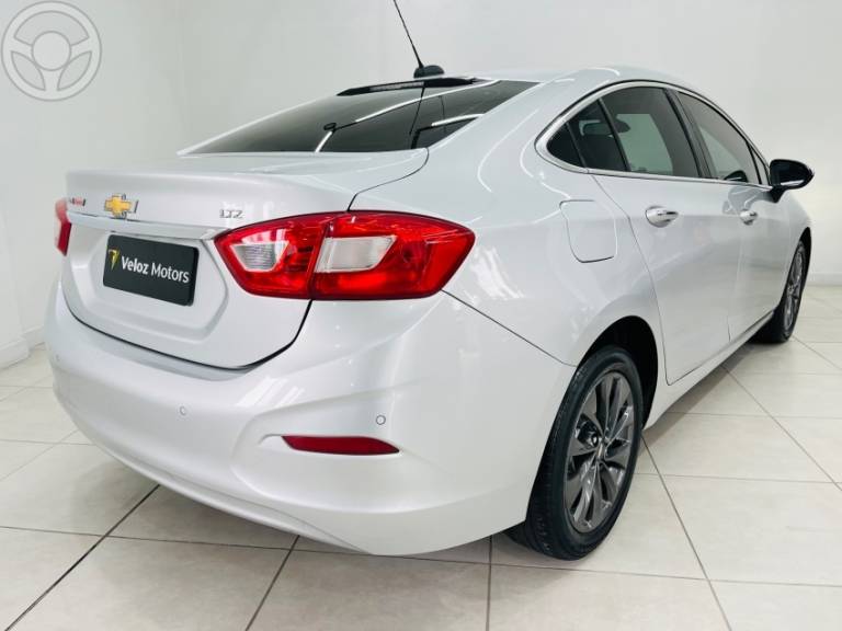 CHEVROLET - CRUZE 1.4 TURBO LTZ 16V FLEX 4P AUTOMÁTICO - 2016/2017 - PRATA - R$ 84.990,00