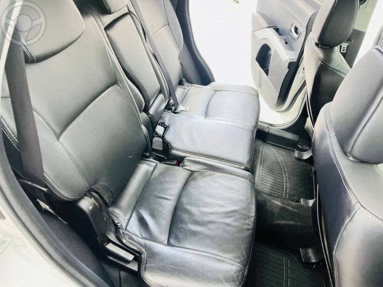 MITSUBISHI - OUTLANDER 2.0 16V 4P AUTOMÁTICO - 2011/2012 - BRANCA - R$ 59.900,00