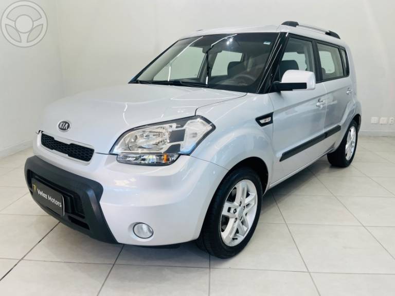 KIA MOTORS - SOUL 1.6 EX 16V FLEX 4P AUTOMÁTICO - 2010/2011 - PRATA - R$ 47.900,00