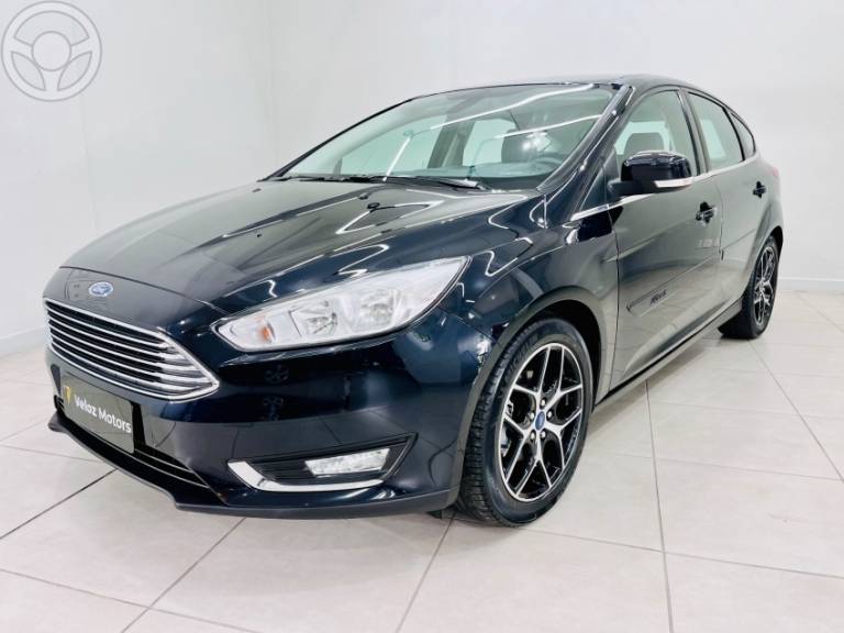 FORD - FOCUS 2.0 TITANIUM HATCH 16V FLEX 4P AUTOMÁTICO - 2015/2016 - PRETA - R$ 65.900,00