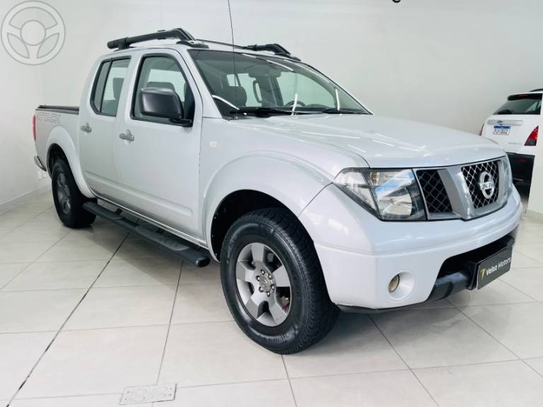 NISSAN - FRONTIER 2.5 LE ATTACK 4X4 CD TURBO ELETRONIC DIESEL 4P AUTOMÁTICO - 2011/2012 - PRATA - R$ 85.900,00