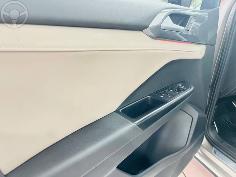 VOLKSWAGEN - TAOS 1.4 16V LAUNCHING TSI FLEX 4P AUTOMÁTICO - 2021/2022 - BEGE - R$ 153.000,00