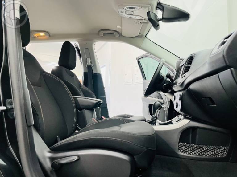 JEEP - COMPASS 2.0 16V FLEX SPORT AUTOMÁTICO - 2018/2019 - PRETA - R$ 96.900,00