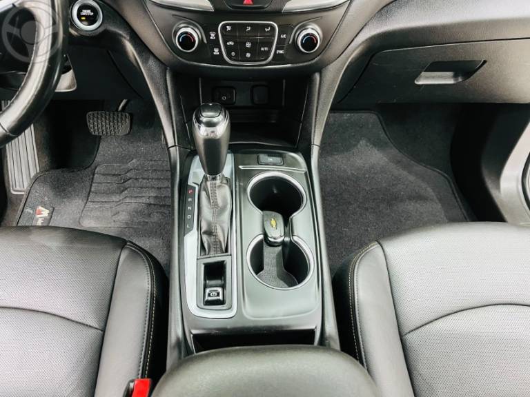 CHEVROLET - EQUINOX 2.0 16V TURBO LT AUTOMÁTICO - 2017/2018 - BRANCA - R$ 102.900,00