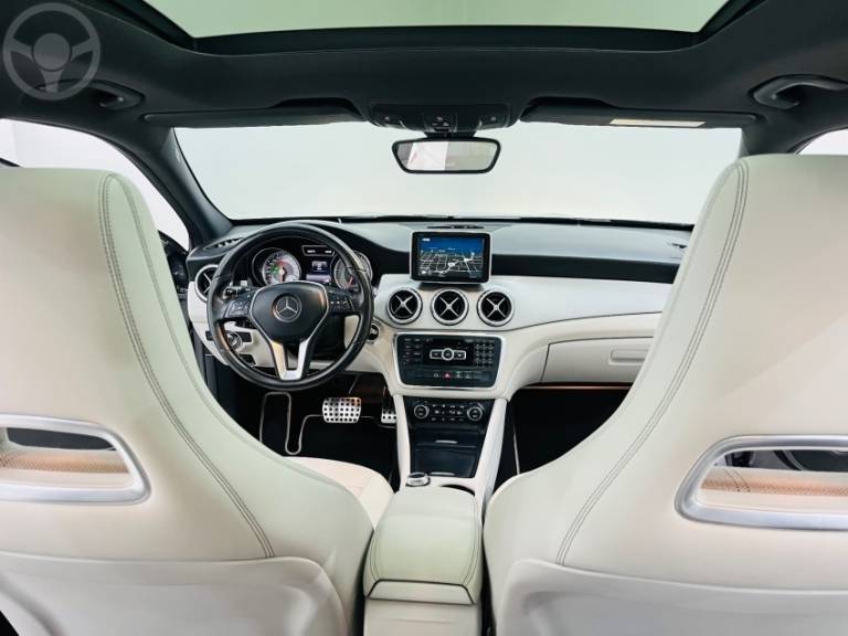 MERCEDES-BENZ - GLA 200 1.6 CGI VISION 16V TURBO FLEX 4P AUTOMÁTICO - 2015/2015 - CINZA - R$ 115.900,00