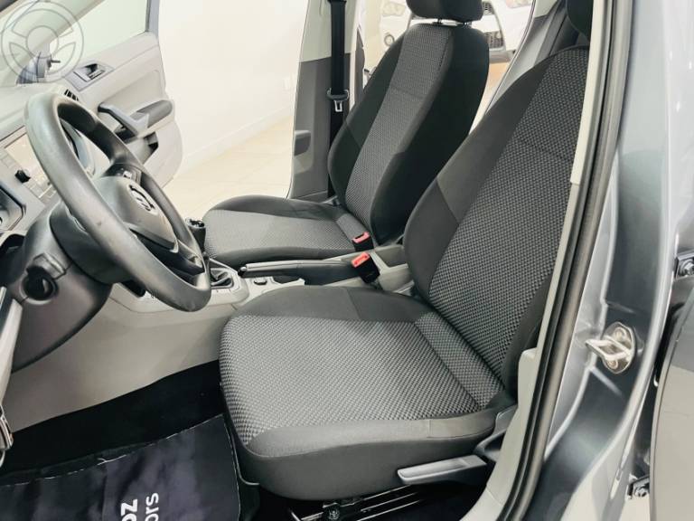 VOLKSWAGEN - POLO 1.6 MSI TOTAL FLEX MANUAL - 2018/2018 - CINZA - R$ 67.800,00