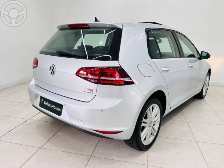 VOLKSWAGEN - GOLF 1.4 TSI HIGHLINE 16V 4P AUTOMÁTICO - 2013/2014 - PRATA - R$ 81.500,00