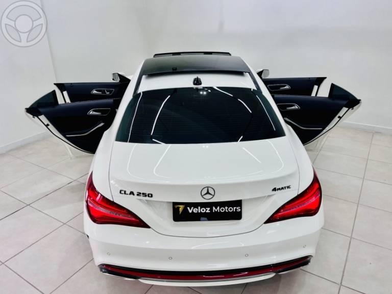 MERCEDES-BENZ - CLA 250 2.0 SPORT 16V TURBO 4P AUTOMÁTICO - 2017/2018 - BRANCA - R$ 184.990,00