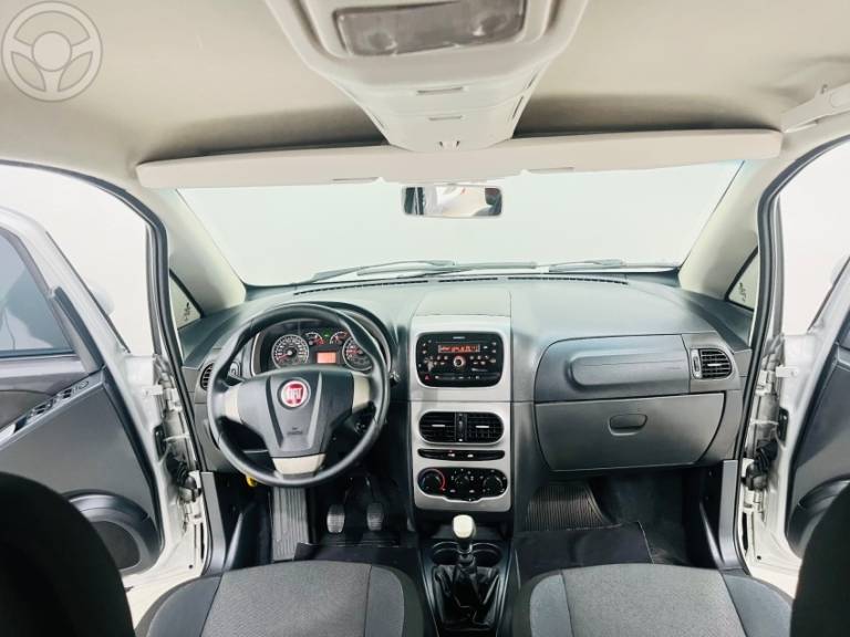 FIAT - IDEA 1.4 MPI ATTRACTIVE 8V FLEX 4P MANUAL - 2013/2014 - PRATA - R$ 40.900,00