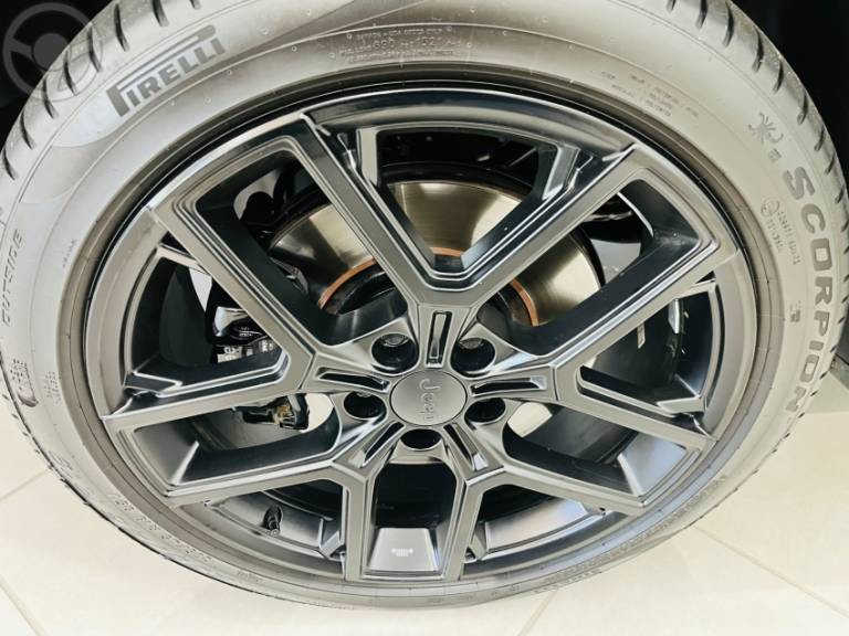 JEEP - COMPASS 2.0 HURRICANE BLACKHAWK 4X4 TURBO 4P AUTOMÁTICO - 2024/2025 - CINZA - R$ 216.900,00