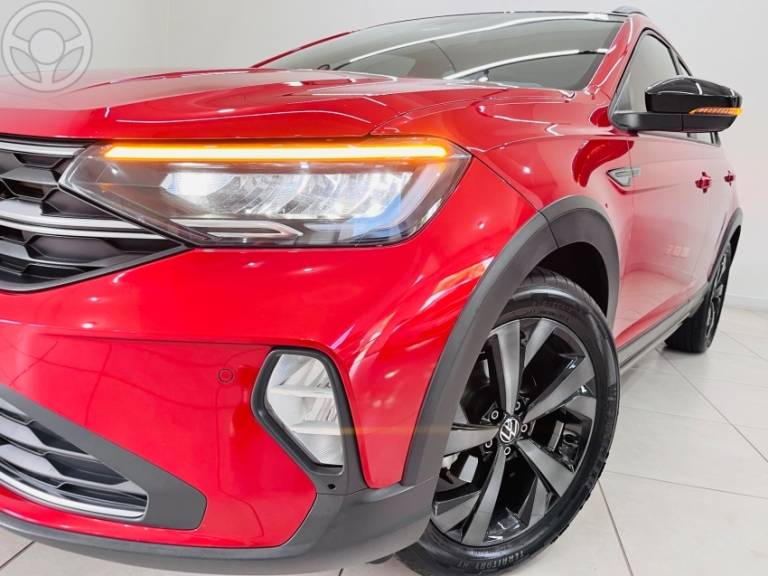 VOLKSWAGEN - NIVUS 1.0 200 TSI HIGHLINE LAUNCHING EDITION TOTAL FLEX 4P AUTOMÁTICO - 2023/2024 - VERMELHA - R$ 123.000,00