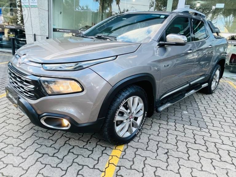 FIAT - TORO 2.0 16V TURBO DIESEL RANCH AT 4X4 AUTOMÁTICO - 2020/2021 - CINZA - R$ 129.990,00