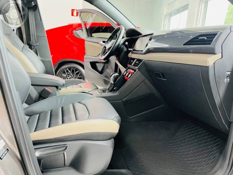 VOLKSWAGEN - TAOS 1.4 16V LAUNCHING TSI FLEX 4P AUTOMÁTICO - 2021/2022 - BEGE - R$ 153.000,00
