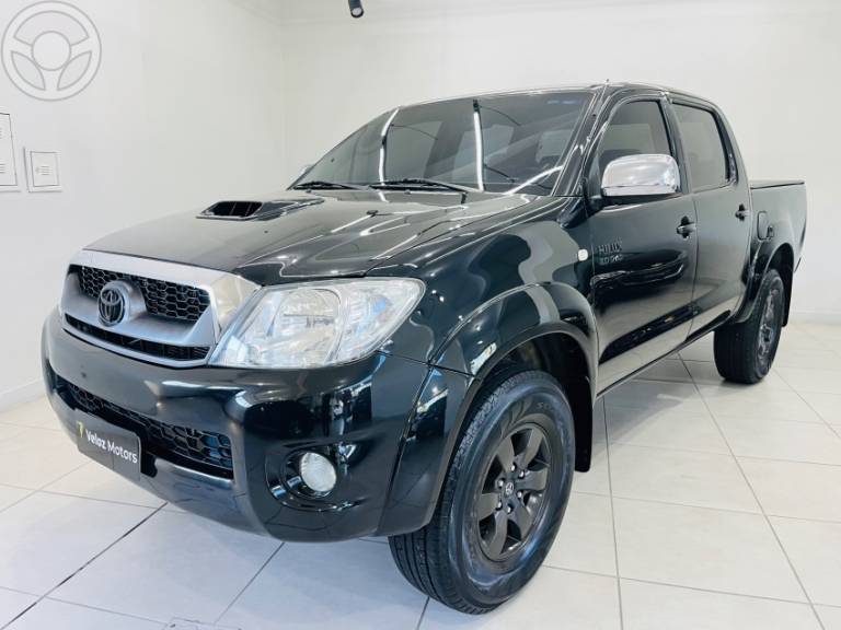 TOYOTA - HILUX 3.0 SRV 4X4 CD 16V TURBO INTERCOOLER DIESEL 4P MANUAL - 2010/2011 - PRETA - R$ 114.900,00