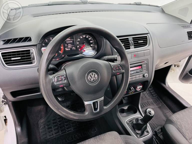 VOLKSWAGEN - FOX 1.0 MI TREND 8V FLEX 4P MANUAL - 2013/2013 - BRANCA - R$ 38.500,00