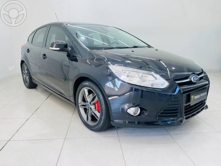 FORD - FOCUS 2.0 SE PLUS 16V FLEX 4P AUTOMÁTICO - 2013/2014 - PRETA - R$ 54.900,00