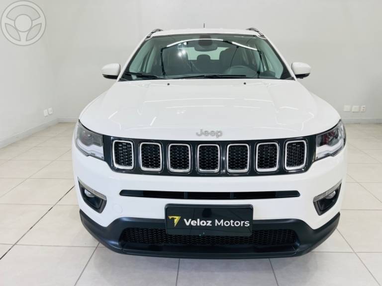 JEEP - COMPASS 2.0 16V FLEX LONGITUDE AUTOMÁTICO - 2018/2019 - BRANCA - R$ 98.500,00