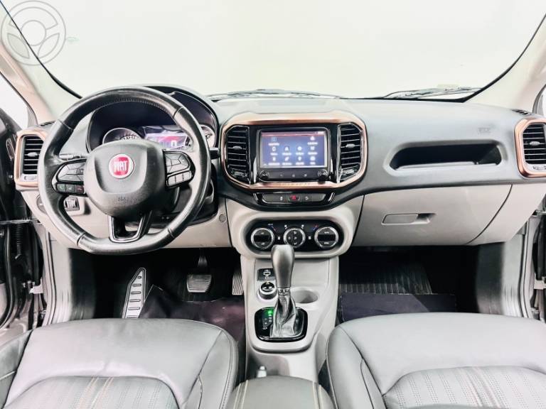 FIAT - TORO 2.0 16V TURBO DIESEL VOLCANO 4WD AUTOMÁTICO - 2019/2020 - CINZA - R$ 124.900,00