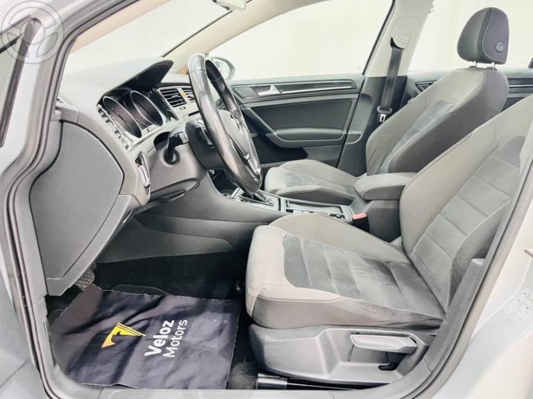 VOLKSWAGEN - GOLF 1.4 TSI HIGHLINE 16V 4P AUTOMÁTICO - 2013/2014 - PRATA - R$ 81.500,00