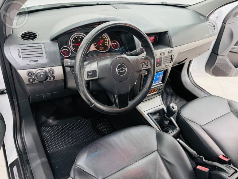 CHEVROLET - VECTRA 2.0 MPFI GT-X HATCH 8V FLEX 4P MANUAL - 2008/2009 - BRANCA - R$ 41.900,00
