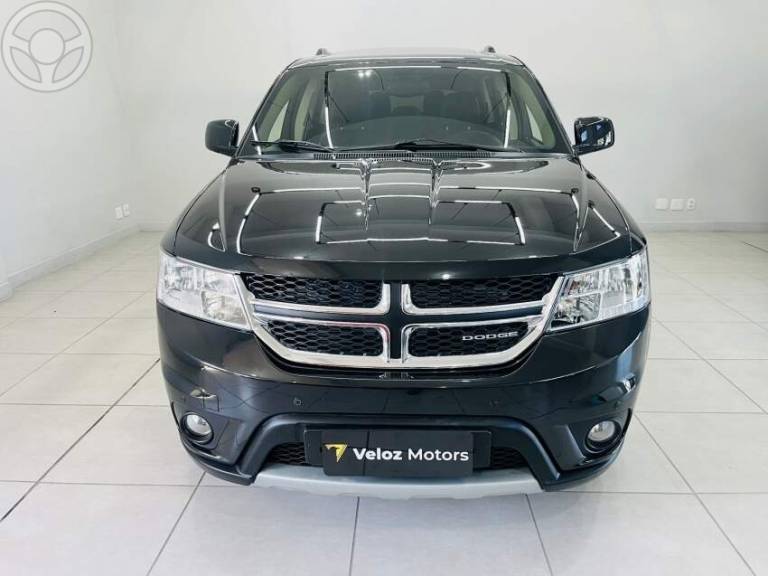 DODGE - JOURNEY 3.6 RT V6 4P AUTOMÁTICO - 2011/2012 - PRETA - R$ 59.990,00