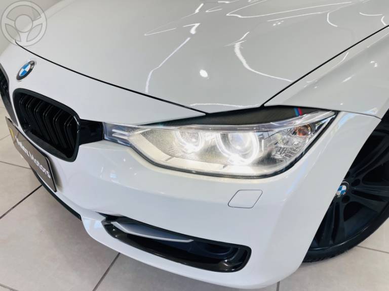 BMW - 320I 2.0 16V TURBO 4P AUTOMÁTICO - 2013/2014 - BRANCA - R$ 94.990,00