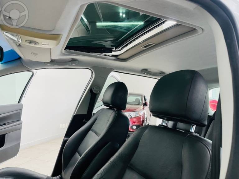 PEUGEOT - 307 2.0 PREMIUM 16V FLEX 4P AUTOMÁTICO - 2011/2012 - BRANCA - R$ 29.990,00