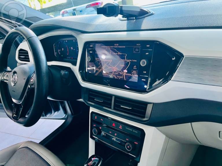 VOLKSWAGEN - T-CROSS 1.4 HIGHLINE TSI 16V FLEX 4P AUTOMÁTICO - 2019/2020 - CINZA - R$ 108.900,00