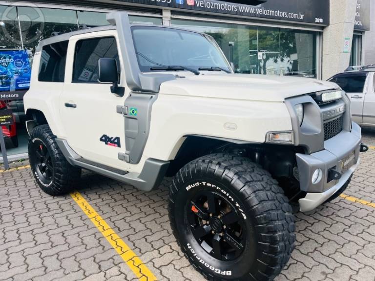 TROLLER - T4 3.2 XLT 4X4 20V TURBO INTERCOOLER DIESEL 2P MANUAL - 2016/2016 - BRANCA - R$ 165.900,00