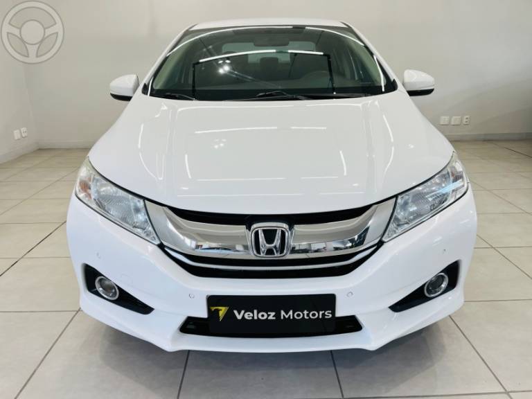 HONDA - CITY 1.5 LX 16V FLEX 4P AUTOMÁTICO - 2014/2015 - BRANCA - R$ 67.500,00