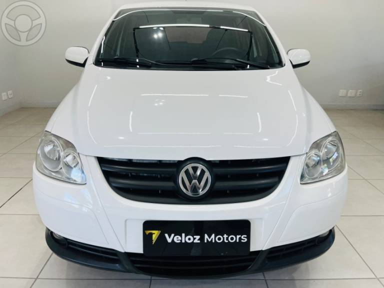 VOLKSWAGEN - FOX 1.0 MI 8V FLEX 4P MANUAL - 2009/2009 - BRANCA - R$ 27.990,00