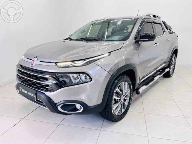 FIAT - TORO 2.0 16V TURBO DIESEL VOLCANO 4WD AUTOMÁTICO - 2019/2020 - CINZA - R$ 124.900,00