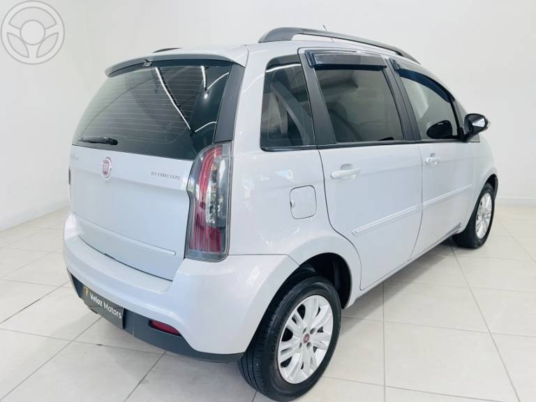 FIAT - IDEA 1.4 MPI ATTRACTIVE 8V FLEX 4P MANUAL - 2013/2014 - PRATA - R$ 40.900,00