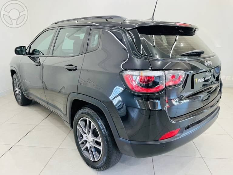 JEEP - COMPASS 2.0 16V FLEX SPORT AUTOMÁTICO - 2018/2019 - PRETA - R$ 96.900,00