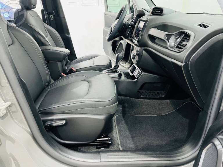 JEEP - RENEGADE 1.8 16V NIGHT EAGLE 4X2 FLEX 4P AUTOMÁTICO - 2024/2025 - CINZA - R$ 148.990,00