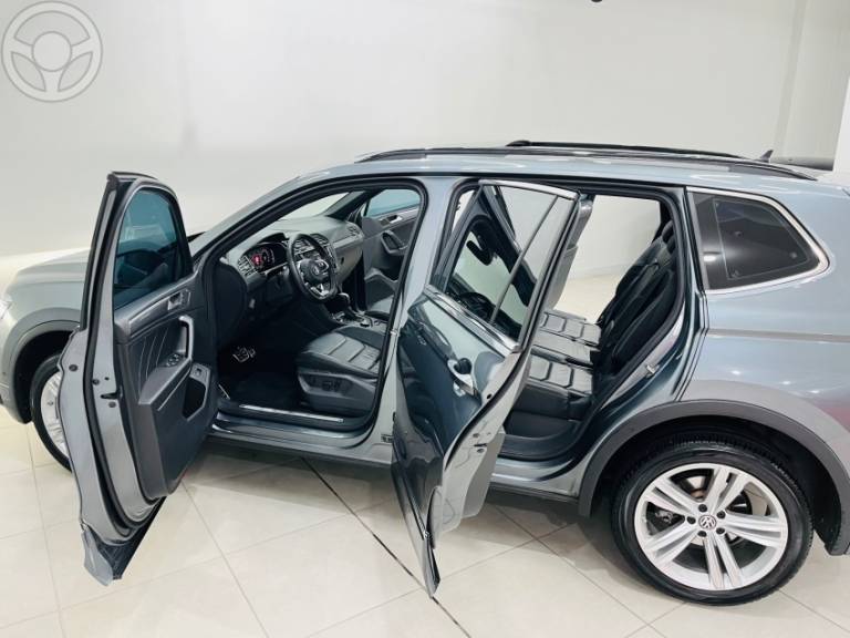 VOLKSWAGEN - TIGUAN 2.0 TSI R-LINE 16V TURBO 4P TIPTRONIC - 2020/2020 - CINZA - R$ 174.990,00