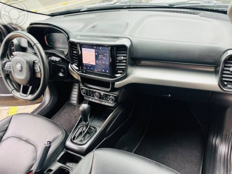 FIAT - TORO 2.0 16V TURBO DIESEL VOLCANO 4WD AUTOMÁTICO - 2021/2022 - CINZA - R$ 134.500,00